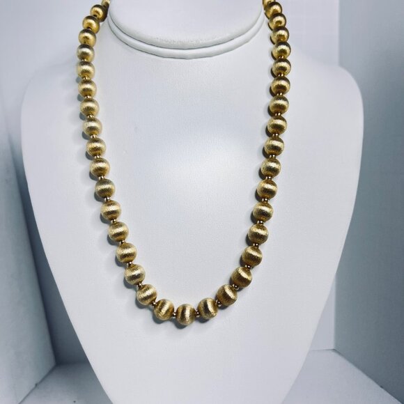 Napier Jewelry - Vintage Napier Gold Tone Necklace With Hidden Ball Box Clasp Signed (5694)